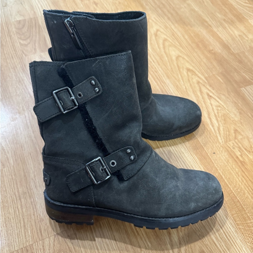 UGG Women's Niels II Round Toe Suede & Sheepskin Boots